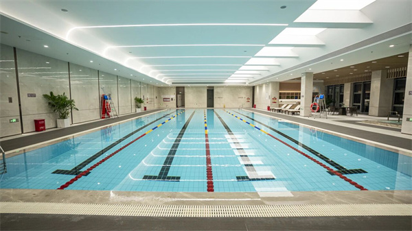 望悦国际社区游泳池